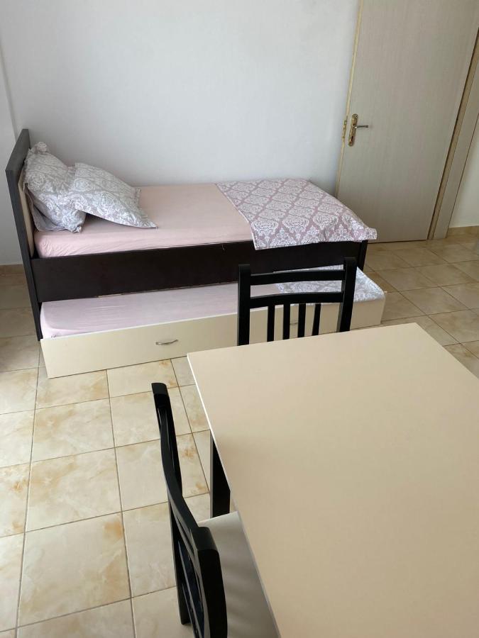 Borsh Apartments Extérieur photo