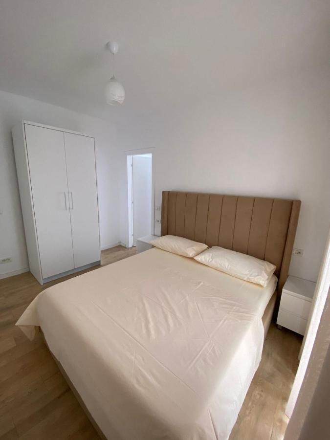 Borsh Apartments Extérieur photo
