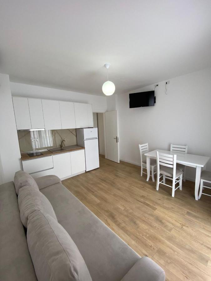Borsh Apartments Extérieur photo