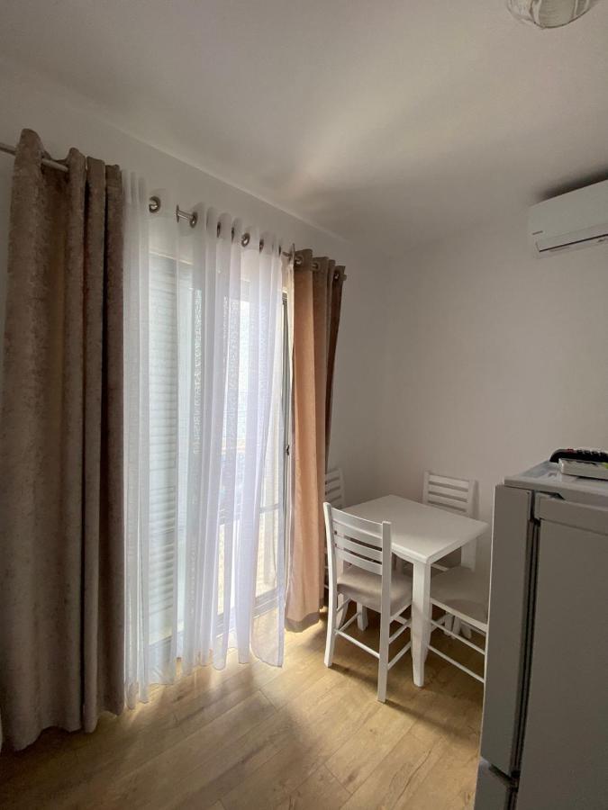 Borsh Apartments Extérieur photo